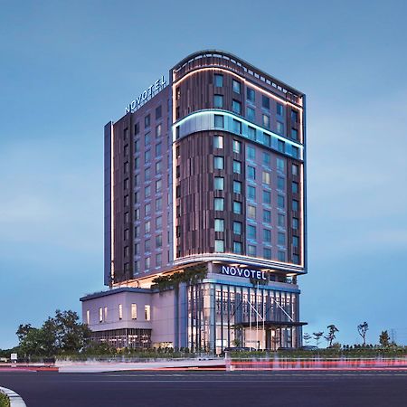 Novotel Karawang Esterno foto