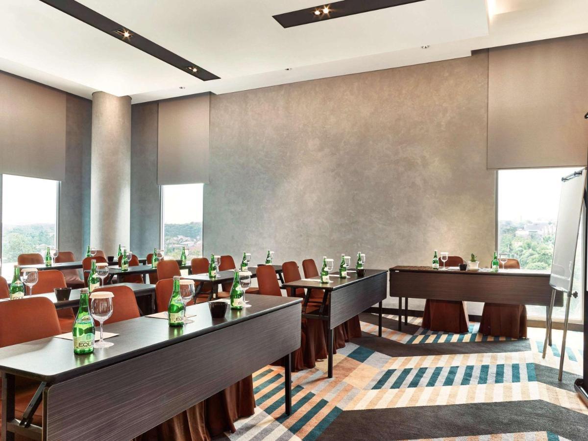 Novotel Karawang Esterno foto