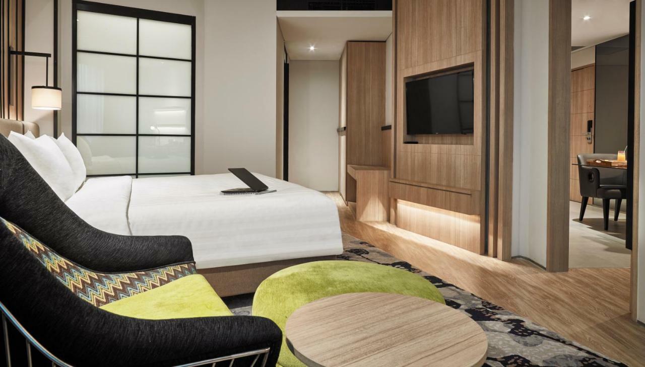 Novotel Karawang Esterno foto