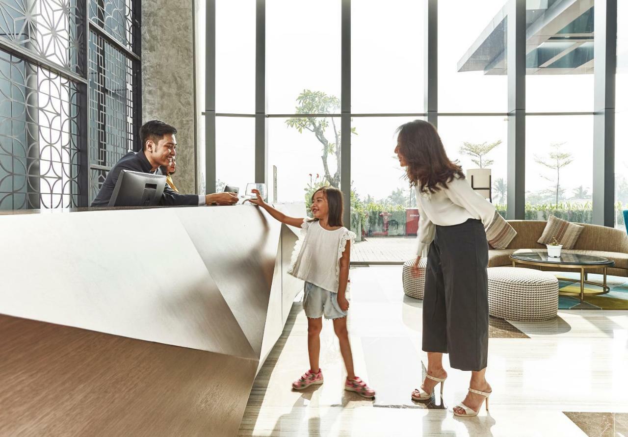 Novotel Karawang Esterno foto